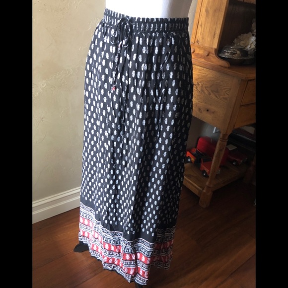 Woman’s Beautiful Boho Skirt - Picture 2 of 7